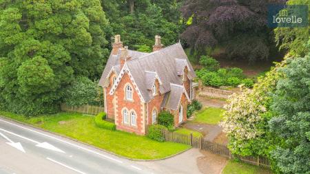 3 bedroom Detached house for sale in Kenwick, Louth, LN11