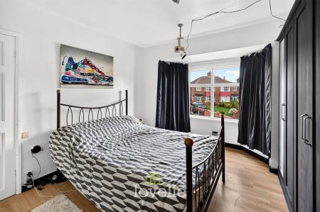 3 bedroom Semi-detached house for sale in Roundway, Grimsby, DN34