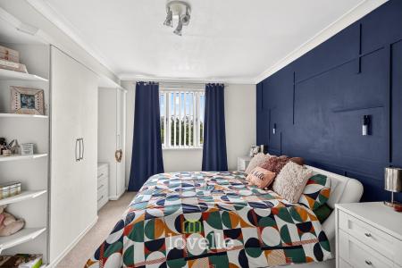 3 bedroom Semi-detached house for sale in Roundway, Grimsby, DN34