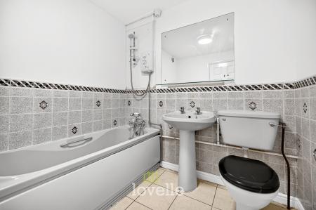 1 bedroom Flat for sale in Victoria Street, Grimsby, DN31