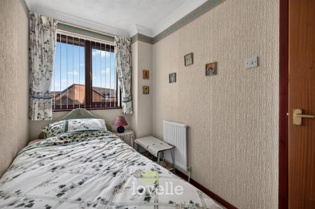 2 bedroom Terraced House for sale in Waterside Drive, Grimsby, DN31