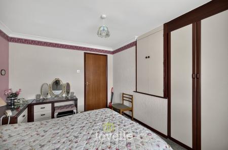 2 bedroom Terraced House for sale in Waterside Drive, Grimsby, DN31
