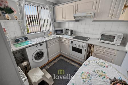 2 bedroom Terraced House for sale in Waterside Drive, Grimsby, DN31