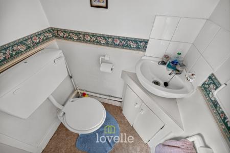 2 bedroom Terraced House for sale in Waterside Drive, Grimsby, DN31