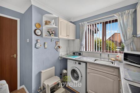2 bedroom Terraced House for sale in Waterside Drive, Grimsby, DN31