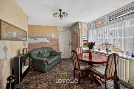 3 bedroom Terraced House for sale in Humberstone Road, Grimsby, DN32
