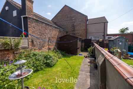 3 bedroom Terraced House for sale in Humberstone Road, Grimsby, DN32