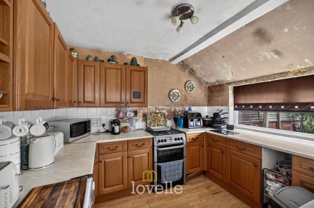 3 bedroom Terraced House for sale in Humberstone Road, Grimsby, DN32