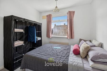 3 bedroom Terraced House for sale in Crosby Road, Grimsby, DN33