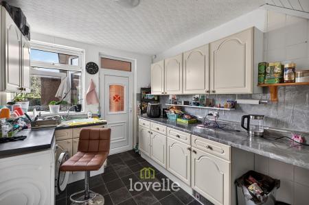 3 bedroom Terraced House for sale in Crosby Road, Grimsby, DN33