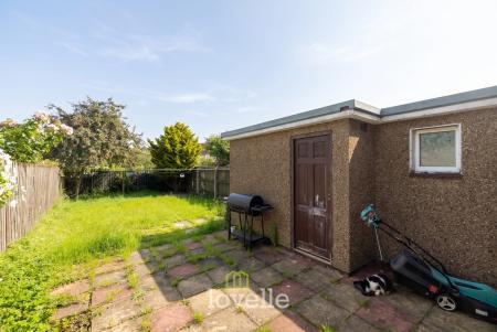 3 bedroom Terraced House for sale in Crosby Road, Grimsby, DN33