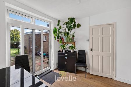3 bedroom Terraced House for sale in Crosby Road, Grimsby, DN33