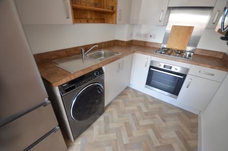 2 bedroom Semi-detached house to let in Bytham Close, Scartho Top, Grimsby, DN33