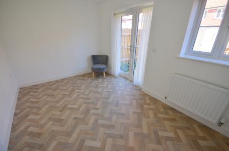2 bedroom Semi-detached house to let in Bytham Close, Scartho Top, Grimsby, DN33