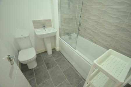 2 bedroom Semi-detached house to let in Bytham Close, Scartho Top, Grimsby, DN33