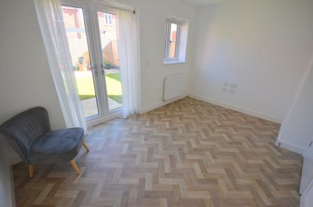 2 bedroom Semi-detached house to let in Bytham Close, Scartho Top, Grimsby, DN33