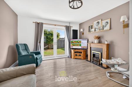 3 bedroom Semi-detached house for sale in Cemetery Road, Laceby, DN37
