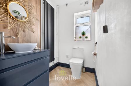 3 bedroom Semi-detached house for sale in Cemetery Road, Laceby, DN37