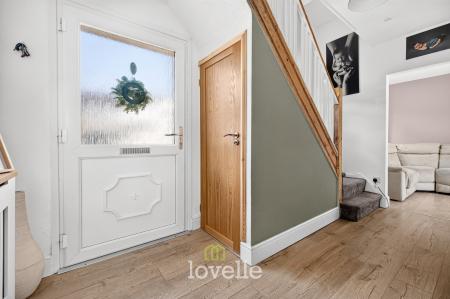 3 bedroom Semi-detached house for sale in Cemetery Road, Laceby, DN37