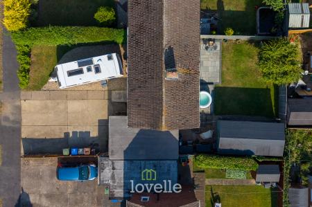 3 bedroom Semi-detached house for sale in Cemetery Road, Laceby, DN37