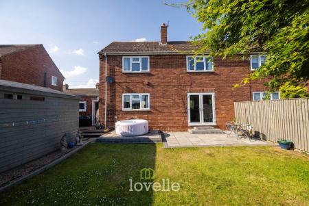 3 bedroom Semi-detached house for sale in Cemetery Road, Laceby, DN37