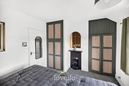 3 bedroom Semi-detached house for sale in Cemetery Road, Laceby, DN37
