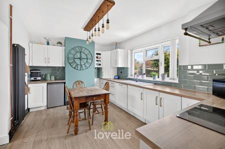 3 bedroom Semi-detached house for sale in Cemetery Road, Laceby, DN37
