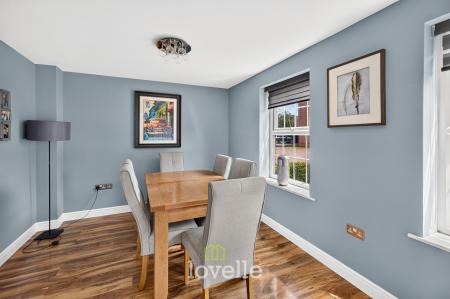 5 bedroom Detached house for sale in Hornbeam Drive, Healing, DN41