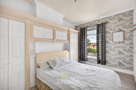 4 bedroom Terraced House for sale in Earl Street, Grimsby, DN31