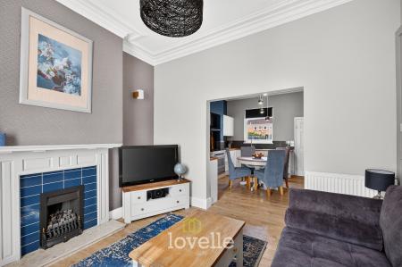 4 bedroom Terraced House for sale in Earl Street, Grimsby, DN31