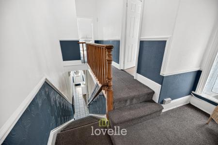 4 bedroom Terraced House for sale in Earl Street, Grimsby, DN31