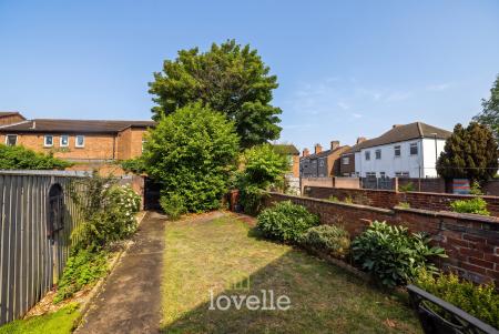 4 bedroom Terraced House for sale in Earl Street, Grimsby, DN31