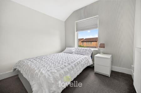 4 bedroom Terraced House for sale in Earl Street, Grimsby, DN31