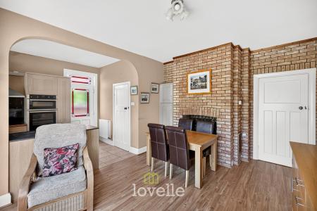 4 bedroom Detached house for sale in Bargate, Grimsby, DN34