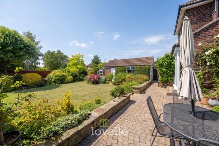 4 bedroom Detached house for sale in Bargate, Grimsby, DN34