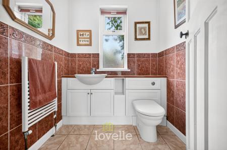 4 bedroom Detached house for sale in Bargate, Grimsby, DN34