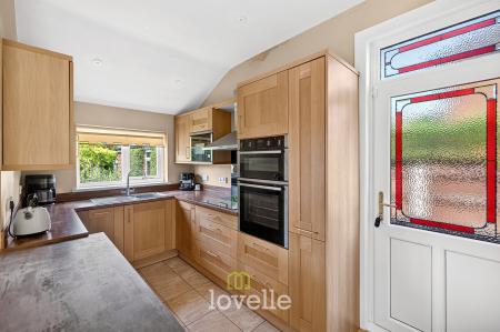 4 bedroom Detached house for sale in Bargate, Grimsby, DN34