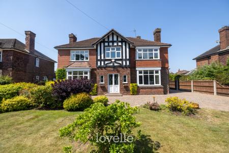 4 bedroom Detached house for sale in Bargate, Grimsby, DN34