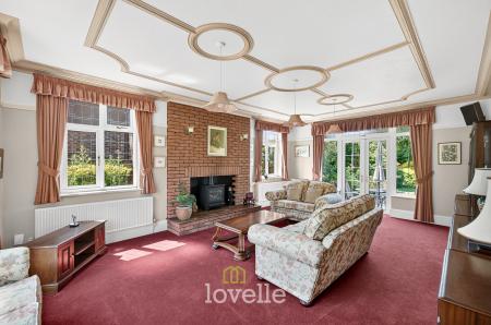 4 bedroom Detached house for sale in Bargate, Grimsby, DN34