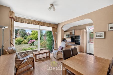 4 bedroom Detached house for sale in Bargate, Grimsby, DN34
