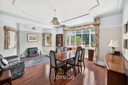 4 bedroom Detached house for sale in Bargate, Grimsby, DN34