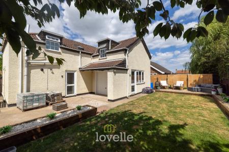 3 bedroom Detached house for sale in North End, Keelby, DN41