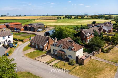 3 bedroom Detached house for sale in North End, Keelby, DN41