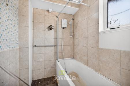 3 bedroom End of terrace house for sale in Bonby Grove, Grimsby, DN33