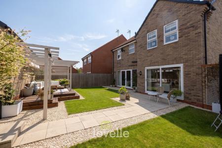 4 bedroom Detached house for sale in Heale Drive, Immingham, DN40