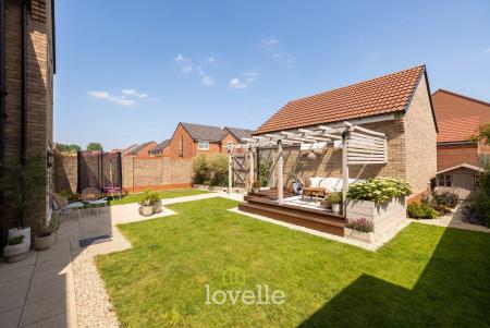 4 bedroom Detached house for sale in Heale Drive, Immingham, DN40