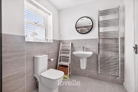 4 bedroom Detached house for sale in Heale Drive, Immingham, DN40