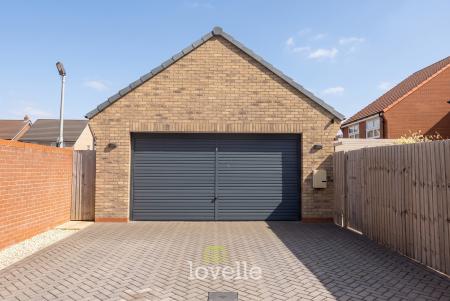 4 bedroom Detached house for sale in Heale Drive, Immingham, DN40