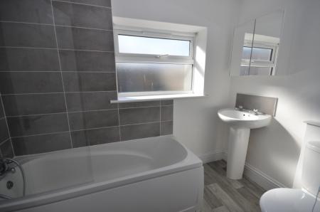 3 bedroom Terraced House to let in Elsenham Road, Grimsby, DN31