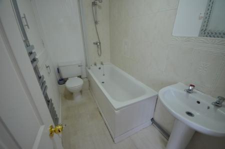 2 bedroom Semi-detached house to let in Calder Close, Immingham, DN40